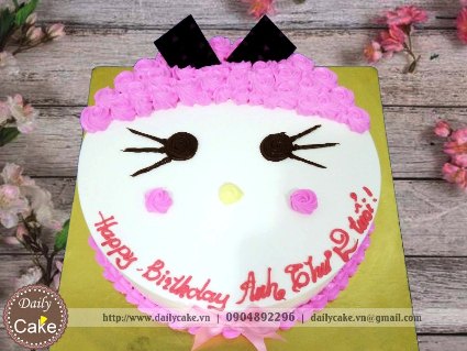 Bánh kem vẽ hình khuôn mặt đáng yêu