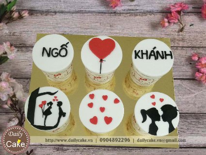Bánh cupcake fondant kỷ niệm tình yêu lãng mạn