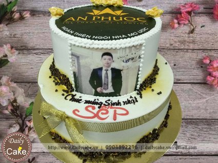 Bánh hai tầng in ảnh sinh nhật Sếp nam