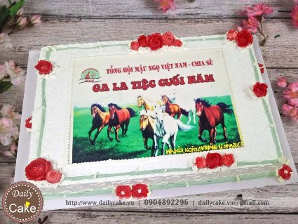 Bánh in ảnh gala sinh nhật cuối năm hội ngựa vàng
