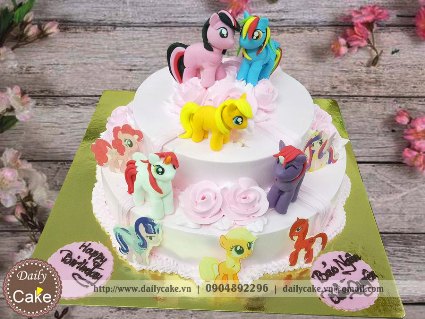 Bánh sinh nhật fondant hai tầng ngựa pony