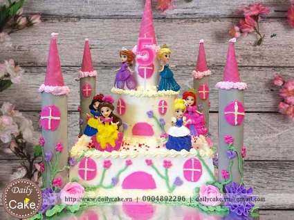 Bánh sinh nhật hai tầng lâu đài công chúa