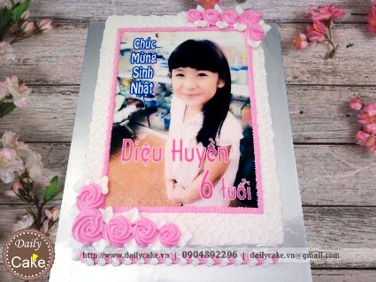 Bánh sinh nhật in ảnh bé gái 009