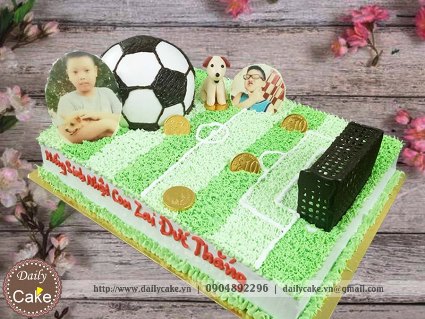 Bánh sinh nhật in ảnh hình sân bóng đá