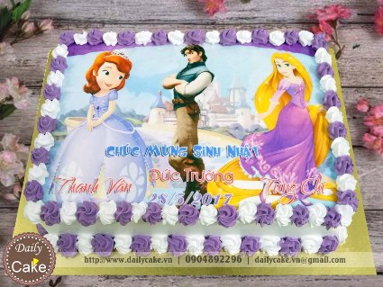 Bánh sinh nhật in ảnh hoàng tử và công chúa