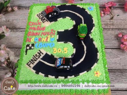 Bánh sinh nhật vẽ đường đua hình số 3