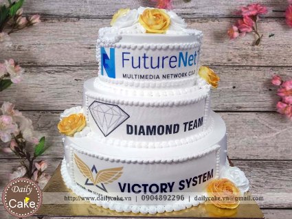 Bánh gato 3 tầng tổ chức sự kiện kỷ niệm hệ thống và đối tác