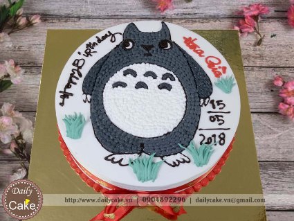 Bánh sinh nhật vẽ hình totoro dễ thương