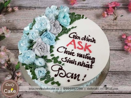 Bánh gato hoa kem sinh nhật đồng nghiệp trong công ty