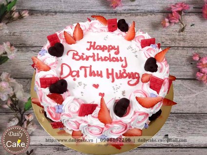 Bánh gato trang trí trái cây dâu tây tươi ngon hấp dẫn