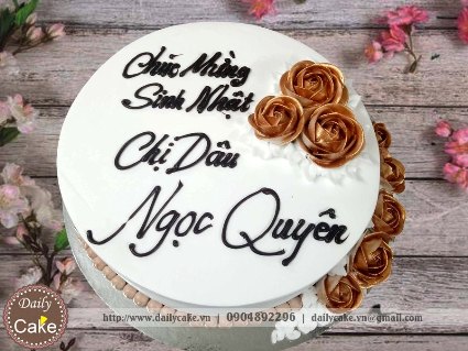 Bánh sinh nhật hoa kem màu nhũ vàng sang trọng