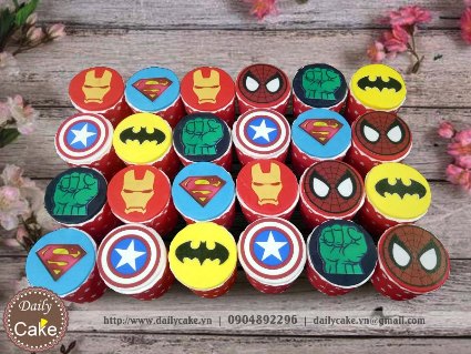 Bánh cupcake logo các siêu anh hùng