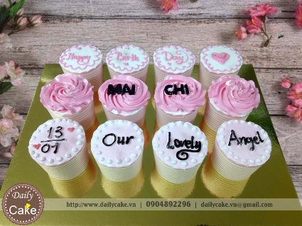 Bánh cupcake sinh nhật tặng bạn gái
