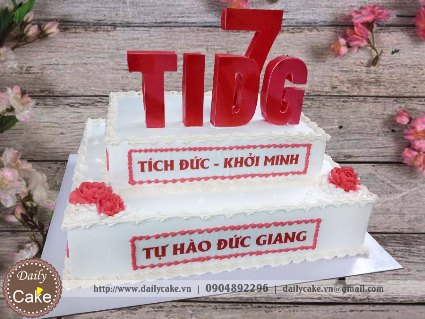 Bánh gato hai tầng mừng kỷ niệm 7 năm thành lập công ty Đức Giang