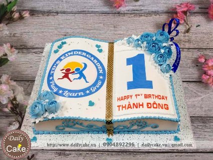 Bánh sinh nhật hình quyển sách kỷ niệm sinh nhật trường mầm non