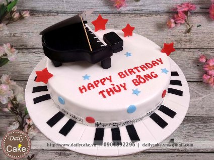 Bánh fondant hình chiếc đàn piano cho các bé yêu thích âm nhạc