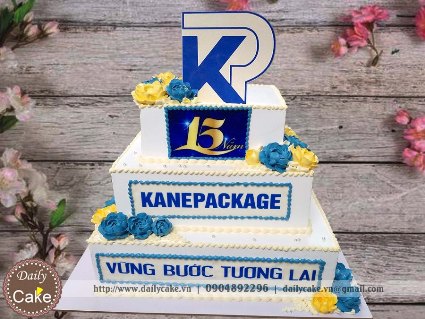 Bánh kem 3 tầng kỷ niệm 15 năm thành lập công ty Kanepackage