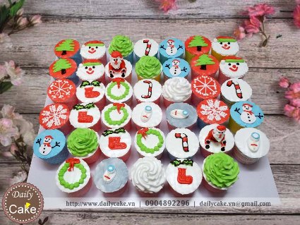 Bánh cupcake vẽ trang trí chủ đề Noel