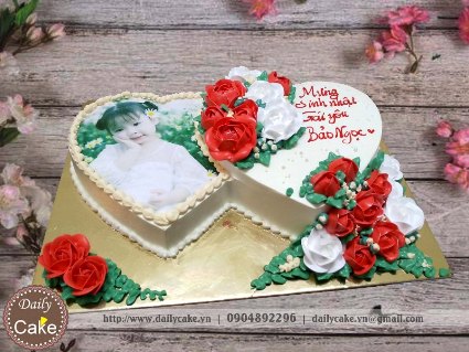 Bánh gato khuôn trái tim lồng in ảnh bé gái