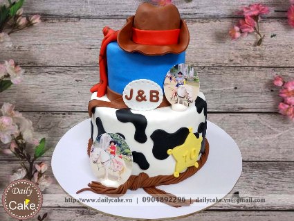 Bánh fondant hai tầng chủ đề cowboy cho bé trai