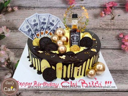 Bánh gato tông vàng gold phủ sô cô la trang trí rượu ngoại tiền đô