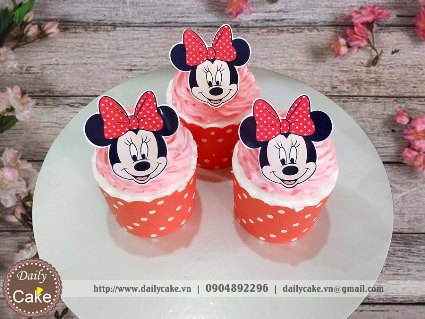Cupcake sinh nhật gắn hình Minnie Mouse