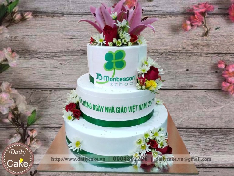 Bánh gato sinh nhật trường mầm non JB Montessori