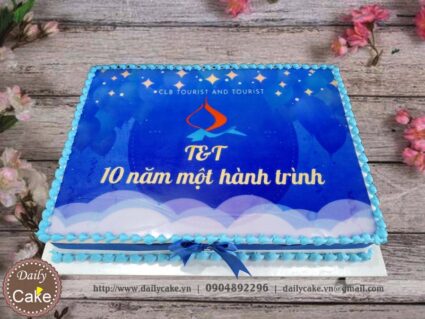 Bánh sinh nhật câu lạc bộ Tourist and Tourist