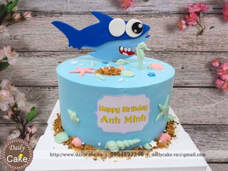 Bánh fondant hình cá mập chúa tể đại dương