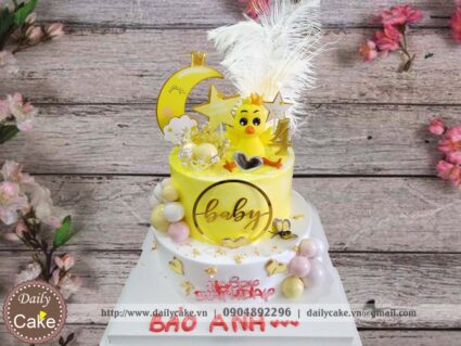 Bánh gato hai tầng sinh nhật bé gái tuổi con gà