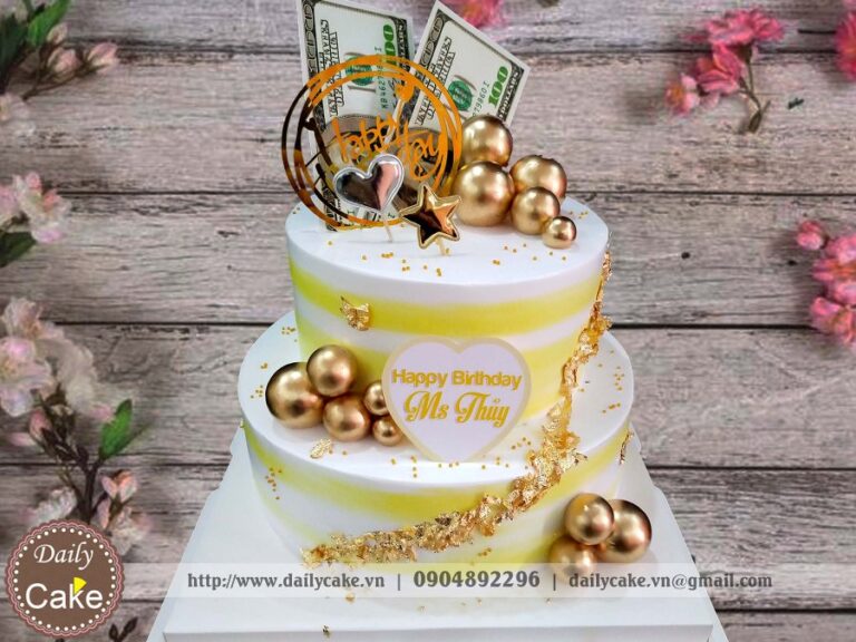 Bánh gato hai tầng tặng sinh nhật bạn gái