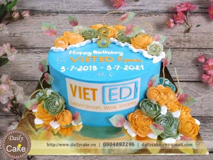 Bánh gato sinh nhật công ty VietED