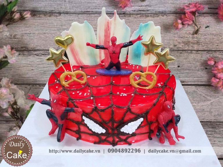 Bánh sinh nhật trang trí hình siêu nhân nhện Spiderman