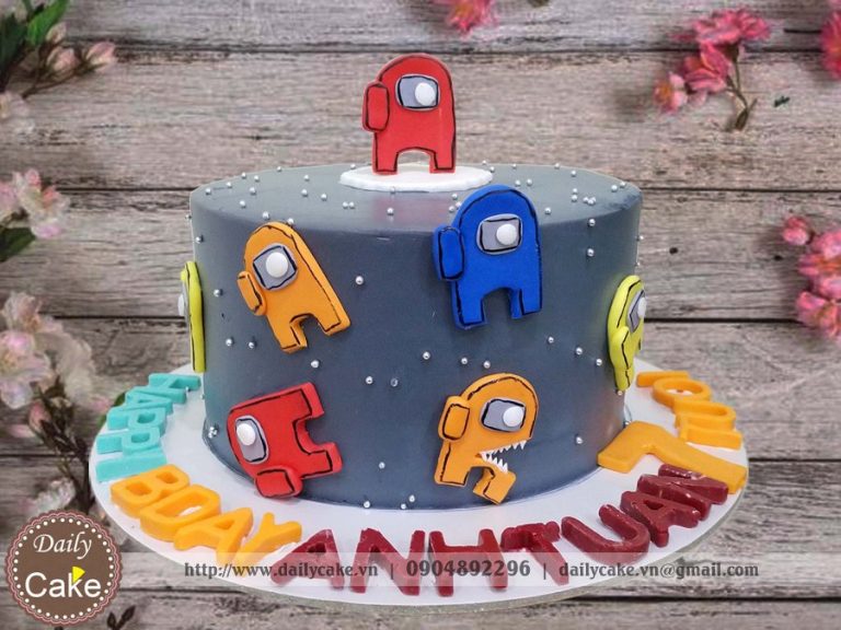 Bánh fondant sinh nhật hình Among Us cho bé trai