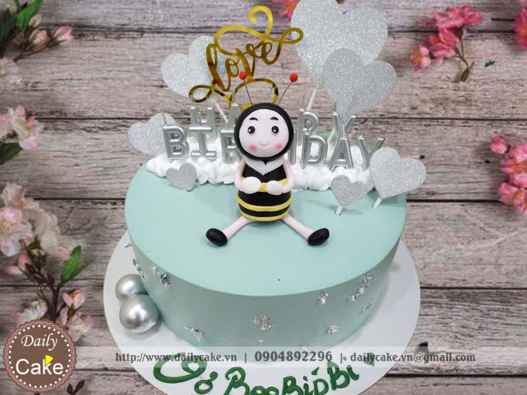 Bánh fondant sinh nhật hình con ong chăm chỉ