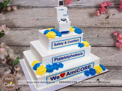 Bánh gato 3 tầng tạo hình fondant vinh danh sản phẩm máy xét nghiệm y tế