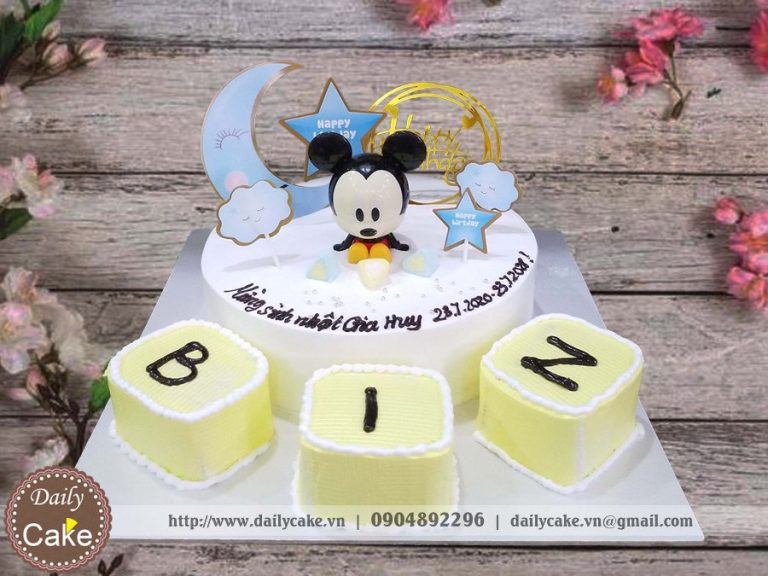 Bánh sinh nhật bé trai có hình chuột Mickey