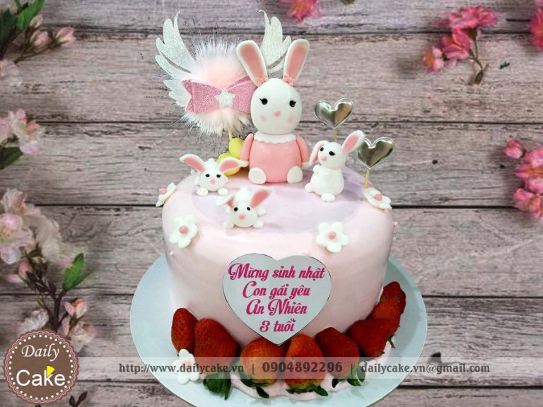 Bánh fondant bầy thỏ trắng đáng yêu tặng bé gái