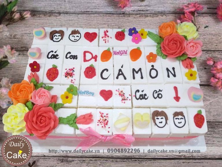 Bánh gato cắt miếng buổi tiệc các bé mầm non chia tay cảm ơn cô giáo