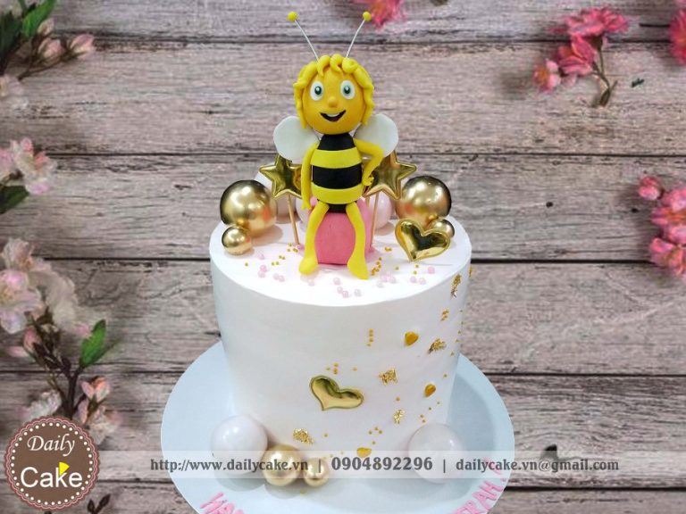 Bánh sinh nhật fondant hình chị ong vàng