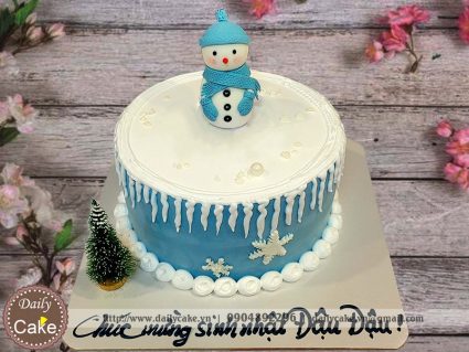 Bánh fondant tạo hình người tuyết dễ thương