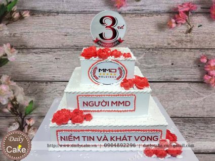 Bánh gato 3 tầng kỷ niệm 3 năm thành lập MMD Holdings