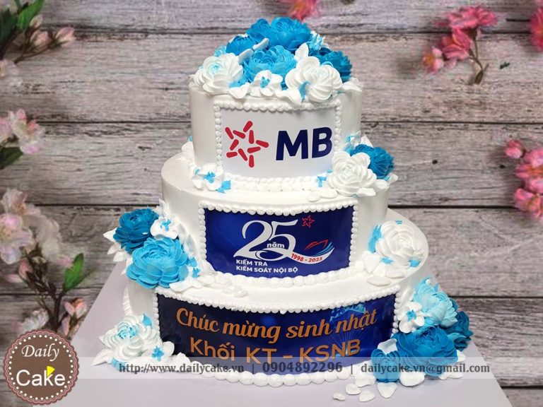 Bánh gato 3 tầng mừng sinh nhật 25 năm ngân hàng MB