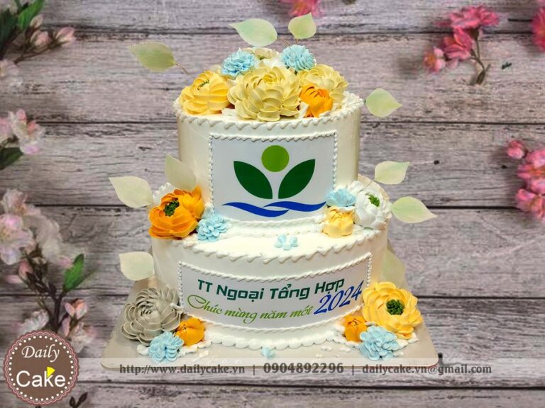 Bánh gato 2 tầng mừng năm mới trung tâm Ngoại tổng hợp