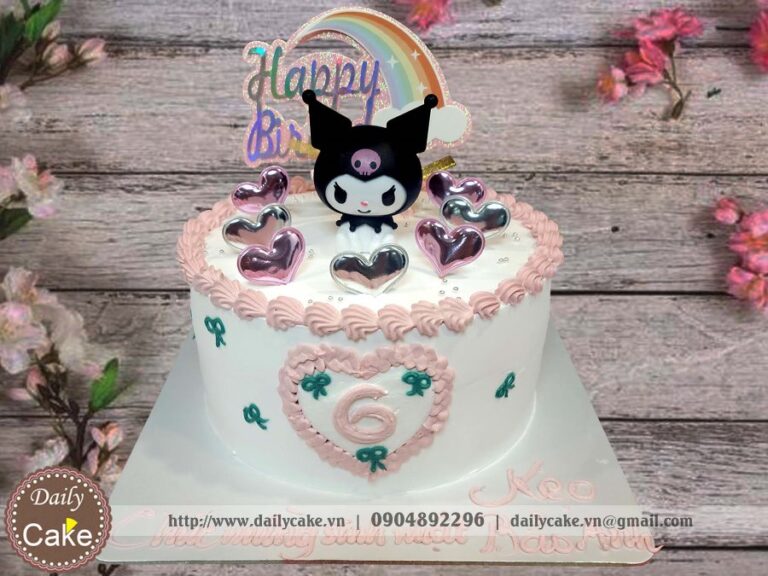Bánh sinh nhật gắn hình nhân vật Kuromi dễ thương
