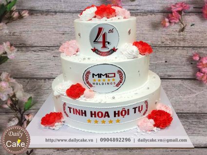 Bánh gato 3 tầng kỷ niệm 4 năm thành lập MMD Holdings