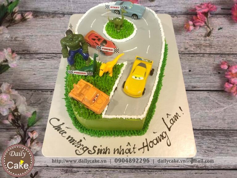 Bánh sinh nhật vẽ hình số 9 đường đua siêu tốc độ