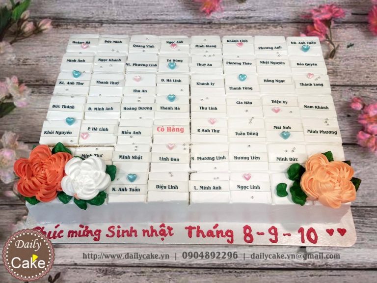 Bánh gato cắt miếng cho lớp học lưu dấu những kỷ niệm đẹp