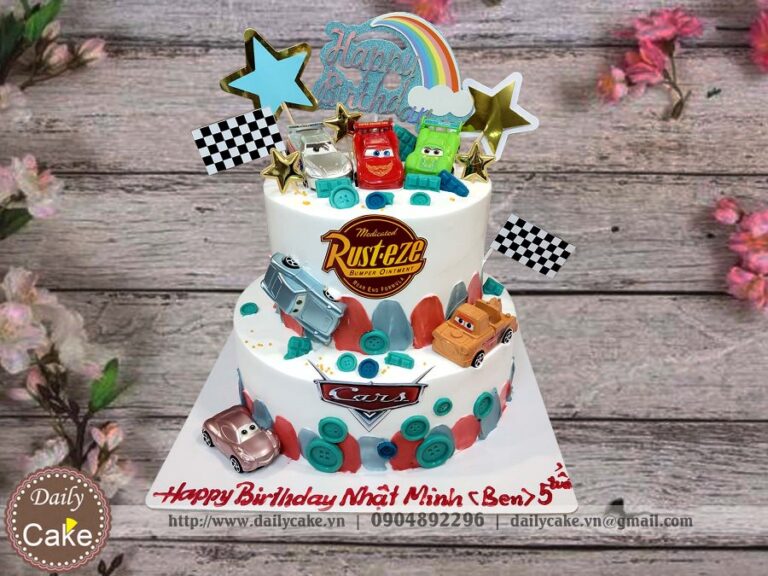 Bánh sinh nhật chủ đề ô tô sáng tạo vui nhộn dành cho bé
